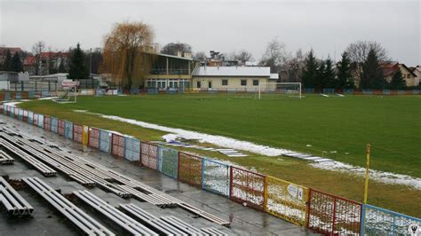 lechia dzierżoniów stadion